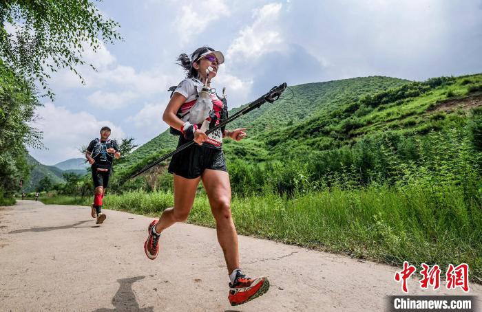 2025崇礼168越野赛全球选手齐聚 山野清凉成热门打