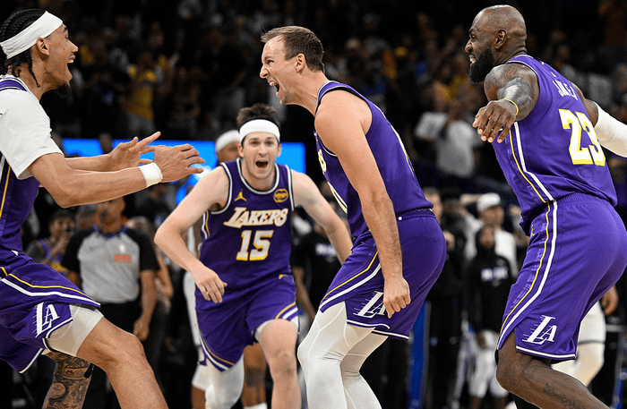 湖人关键球引爆九连胜 52胜目标近在咫尺