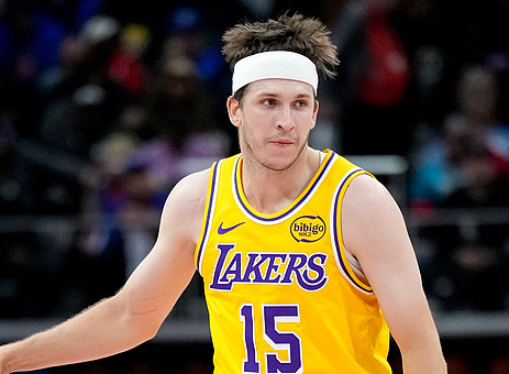 湖人关键球引爆九连胜 52胜目标近在咫尺