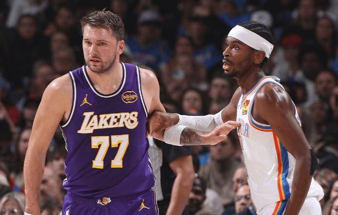 湖人雷霆强势领跑 超级新