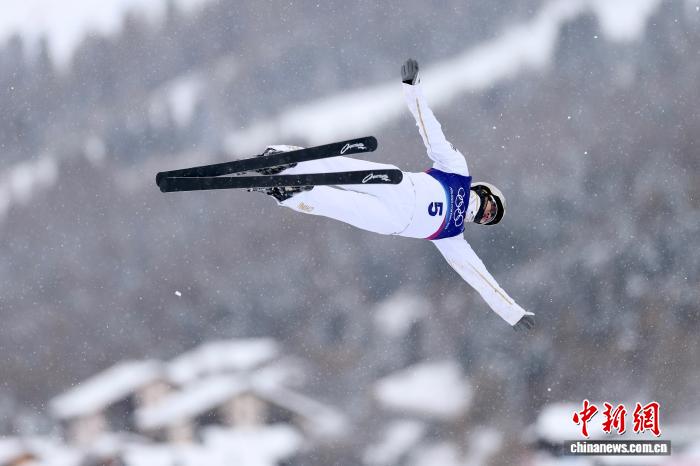 米兰冬奥会的并肩之光：王心迪的一跳封王与徐